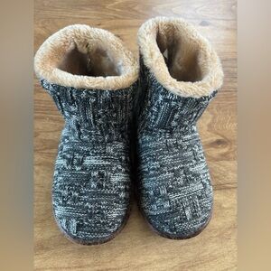ClimateRight by Cuddl Duds Knit Slipper Boots Faux Fur Lined Size M 7-8